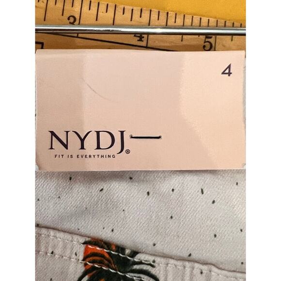 NYDJ Women's High Rise A-line Palm Tree Shorts NEW Size 4 Lift Tuck Technology - Picture 7 of 13